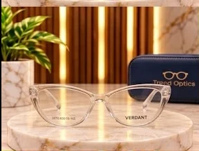 إطار كاجوال شفاف Cat-Eye - VERDANT — أسود